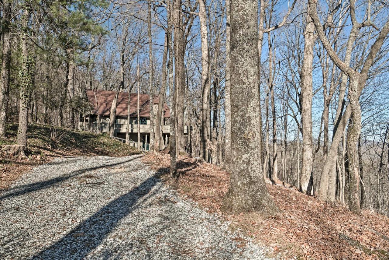 Quiet Mountain Getaway With Deck And Sweeping Views Villa Dahlonega Exteriör bild